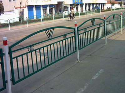 新型道路護(hù)欄圖片2