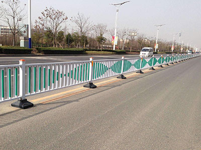 市政道路護(hù)欄圖片2