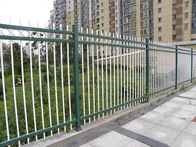 小區(qū)鋅鋼護(hù)欄圖片3